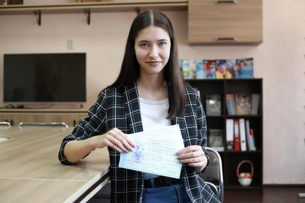 100-балльники ЦТ – о бессонных ночах, слезах радости и выборе вуза