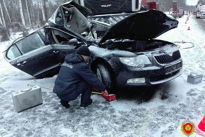 Из-за снегопада на белорусских дорогах за день погибли шесть человек