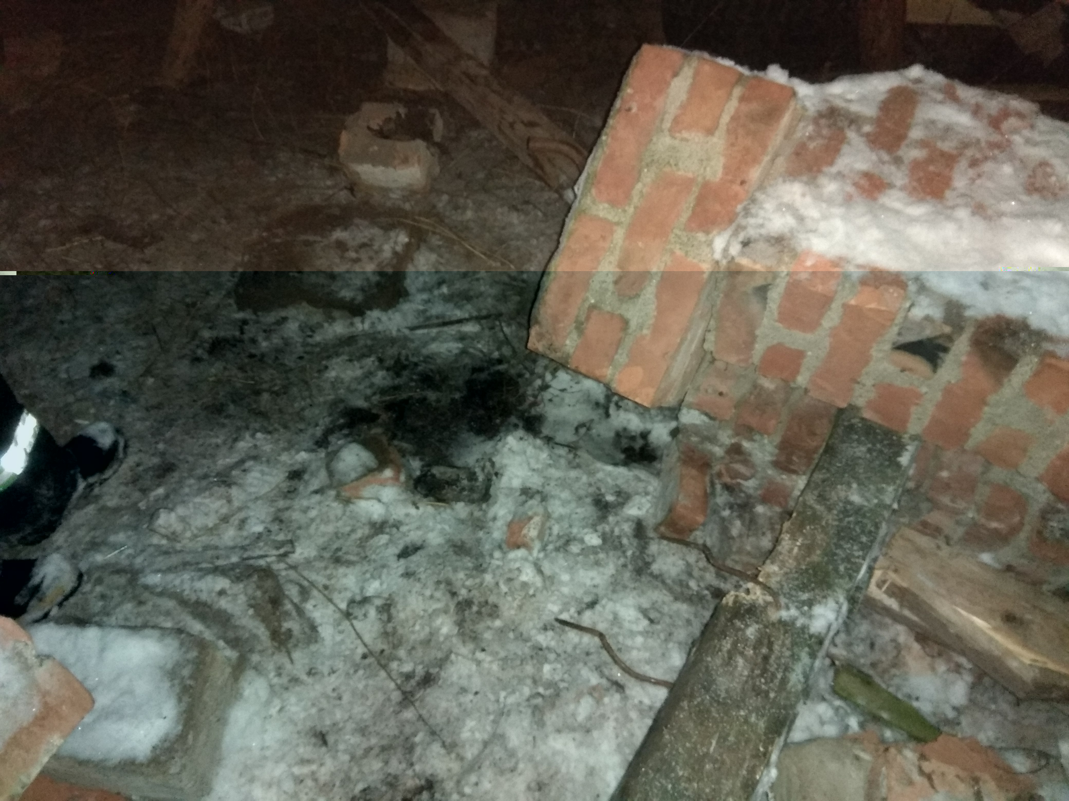 У жительницы Могилевской области закрытый перелом ног после обрушения стены склада