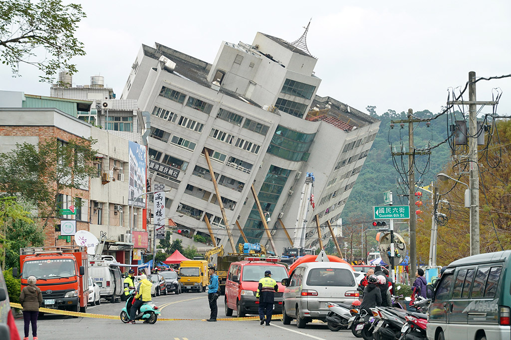 Землетрясение на Тайване: на связь не выходят 88 человек