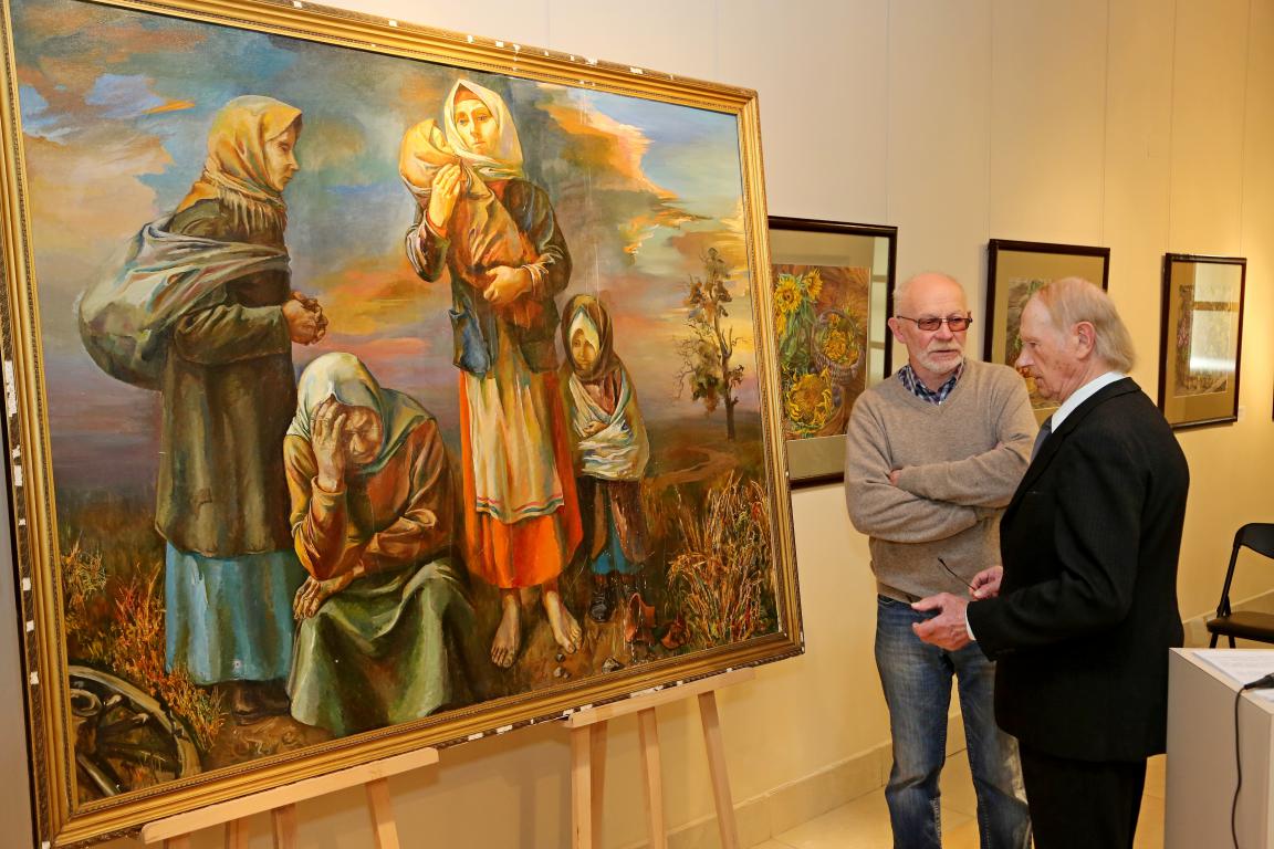 Художественному музею Бобруйска подарили картину Эдуарда Белогурова