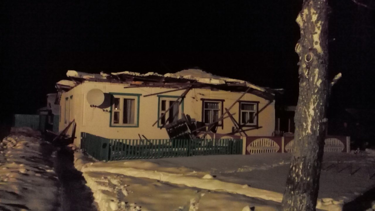 В Быховском районе произошло обрушение кровли дома
