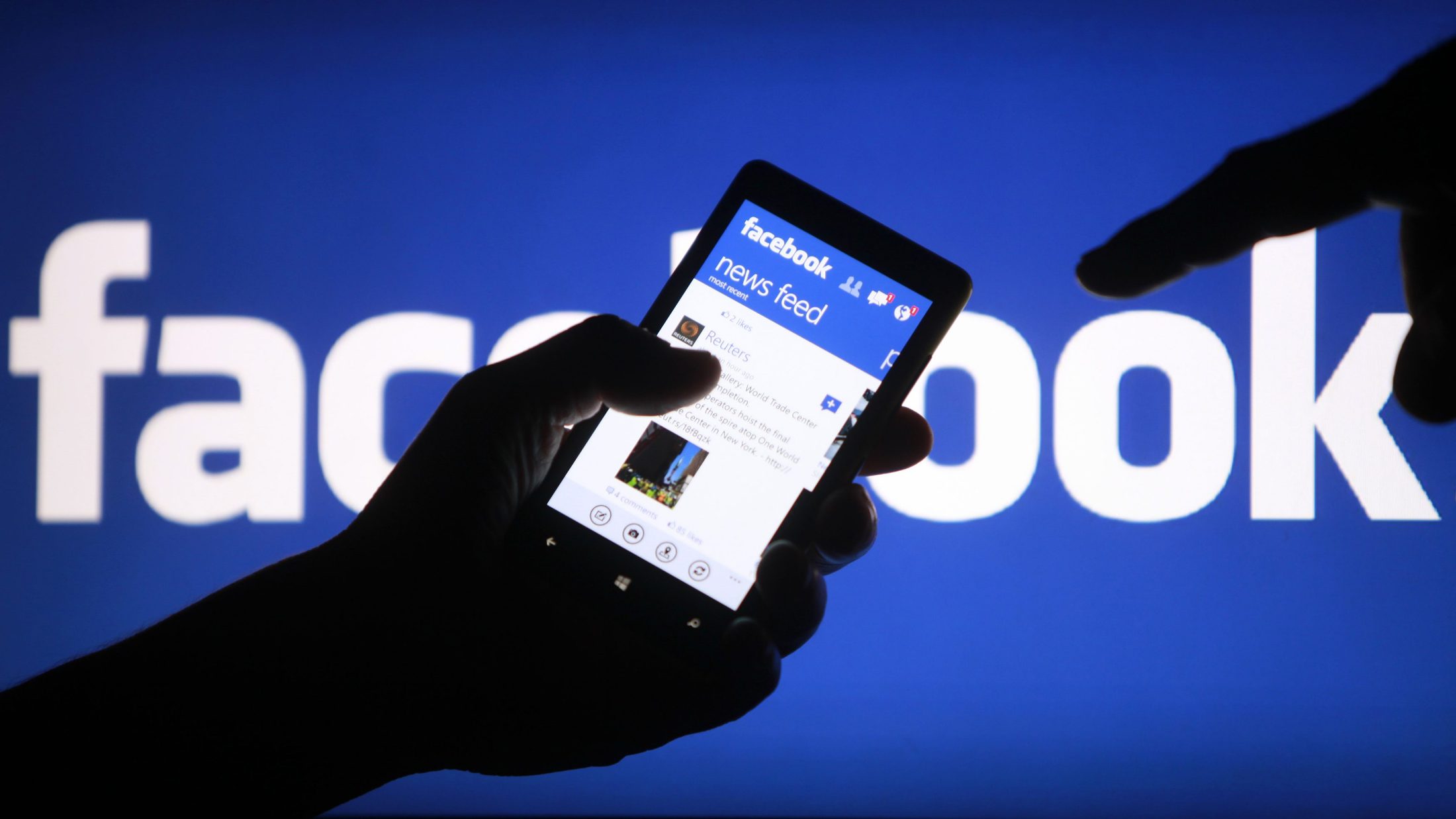 Facebook упрощает для пользователей контроль за конфиденциальностью данных