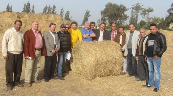 Специалисты «Бобруйскагромаша» успешно провели испытания пресс-подборщиков по прессованию рисовой соломы в Египте