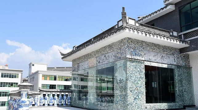 В Китае построен дом из 100 тыс. фрагментов старинного фарфора