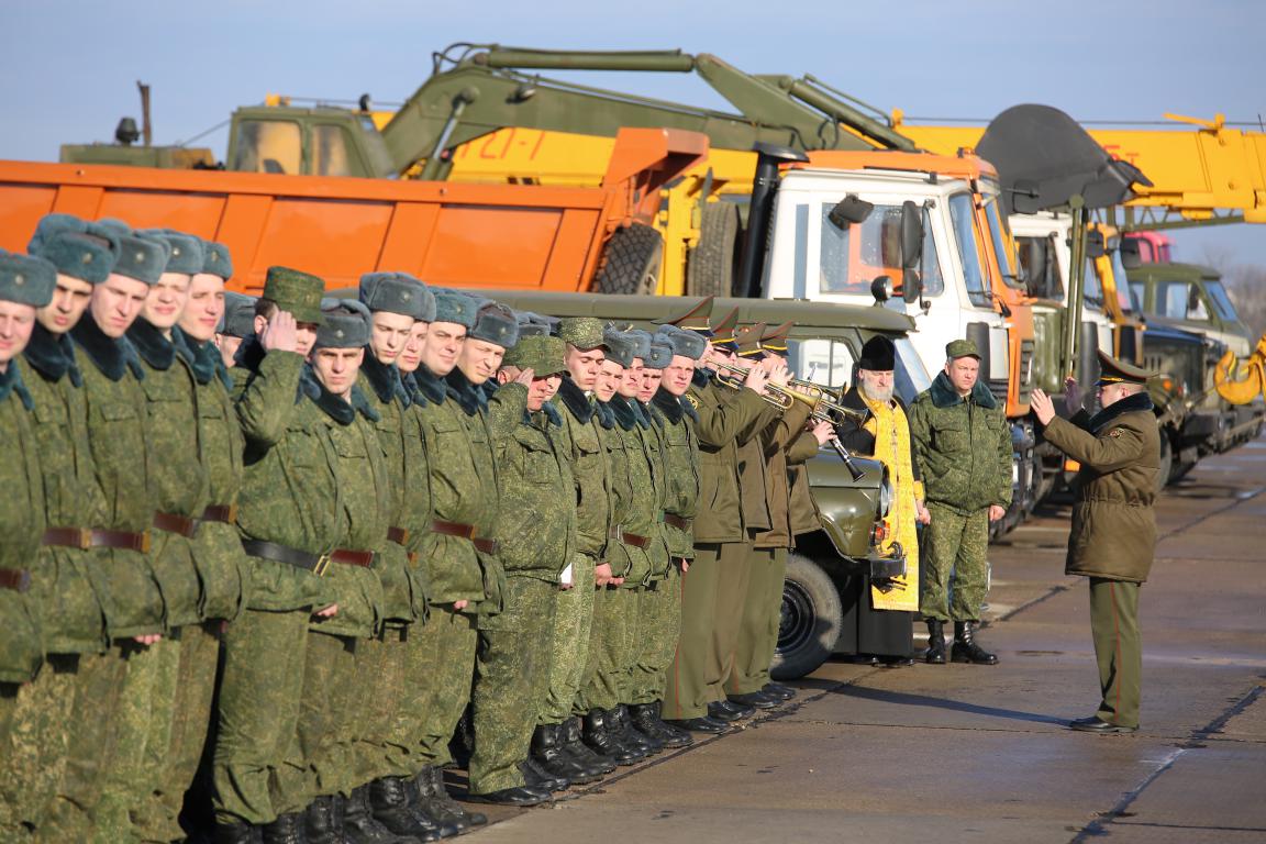 Бобруйские военные инженеры отправились в командировку
