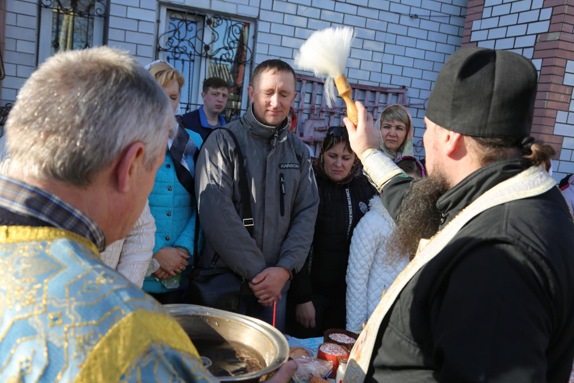 Верующие освятили куличи в храмах Бобруйска