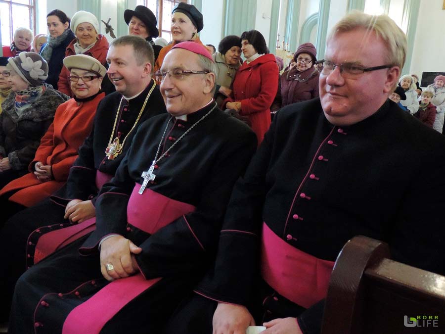 Бобруйск с визитом посетил архиепископ-митрополит Тадеуш Кондрусевич и провел для прихожан литургию