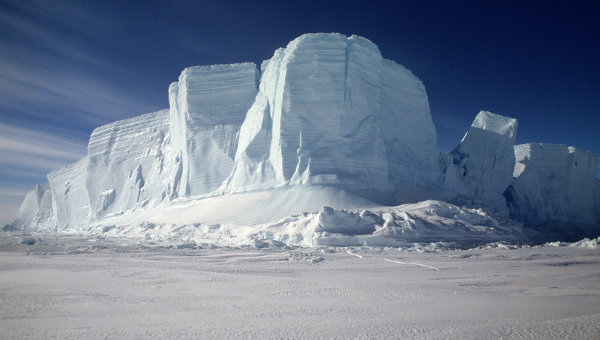 В Антарктике подо льдом найдены три гигантских каньона