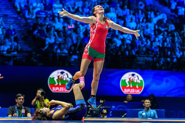 Шесть медалей завоевала женская сборная Беларуси по борьбе на ЧЕ в России