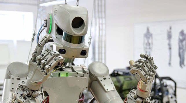 Человекоподобный робот впервые в России получил работу