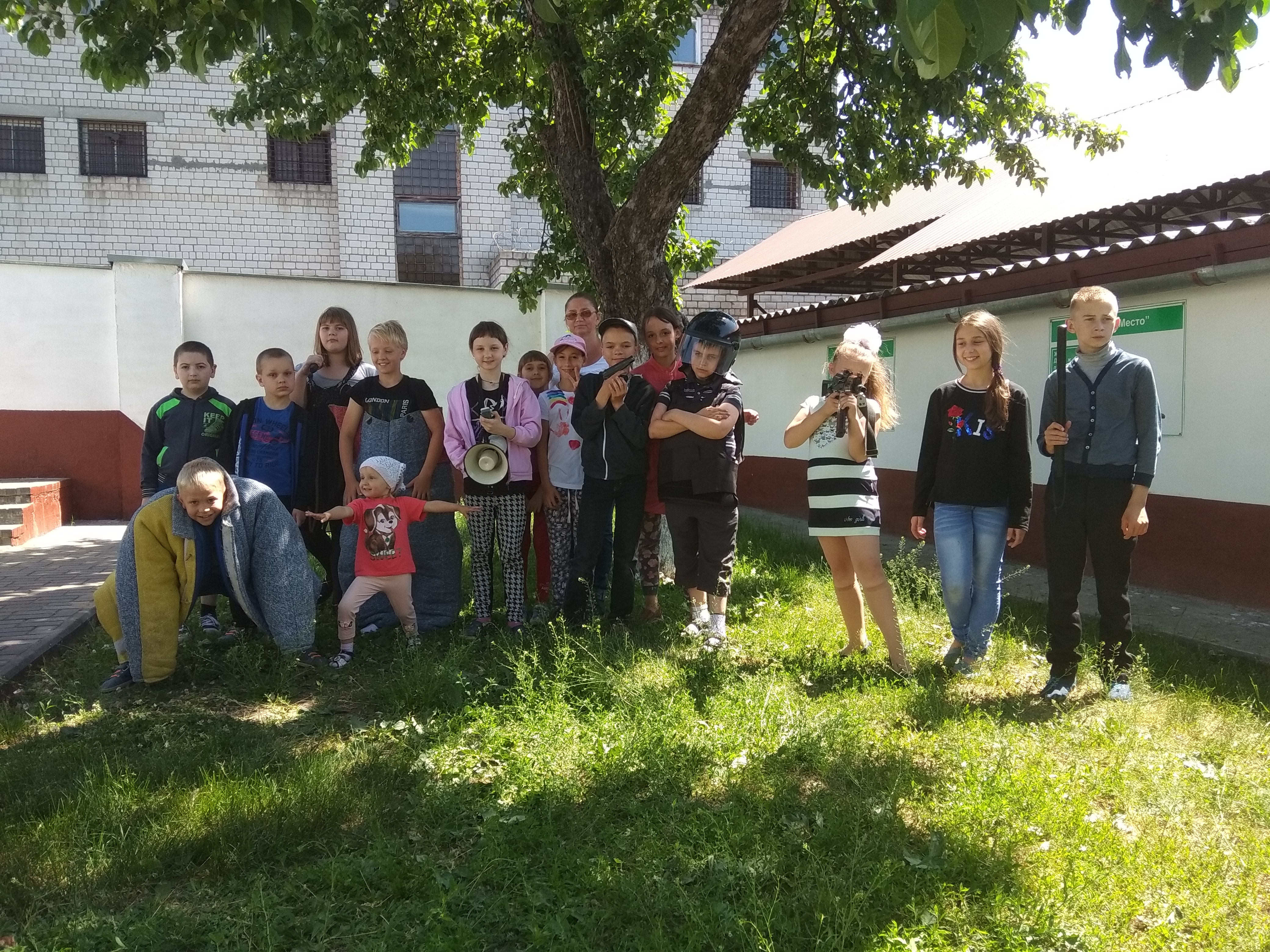 Профориентационные мероприятия провели для учеников школы №26 сотрудники Бобруйского отдела Департамента охраны