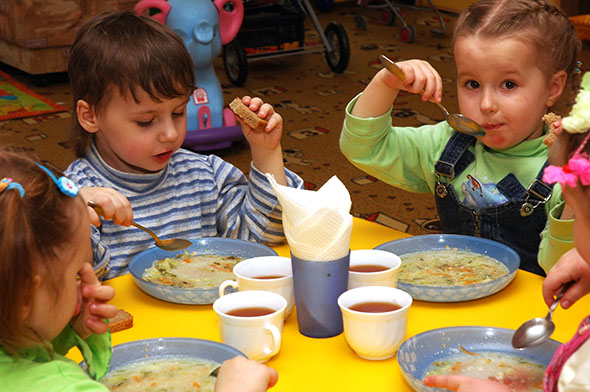 Более в 60% пищеблоков школ Могилевской области установлены несоответствия саннормам и правилам