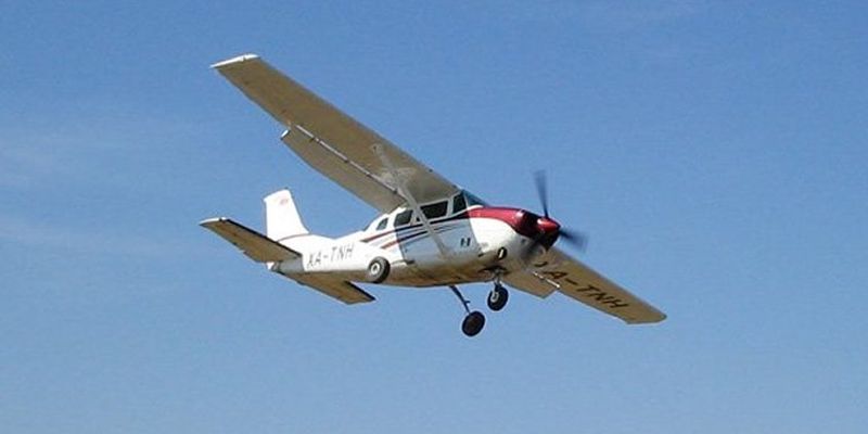 В Канаде 17-летний подросток сумел самостоятельно посадить неисправный самолет