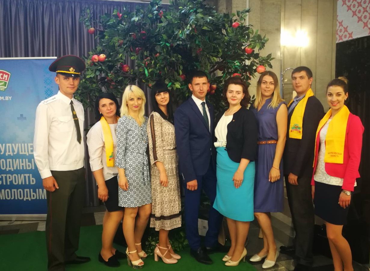 Многопрофильный центр занятости для молодежи и новая возрастная планка. Что запомнили делегаты от Бобруйска на съезде «БРСМ»