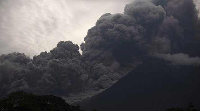 Число погибших из-за извержения вулкана в Гватемале достигло 156 человек
