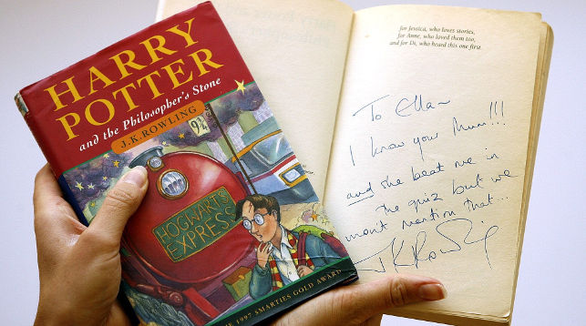 Один их экземпляров первого тиража книги о Гарри Поттере продан на аукционе