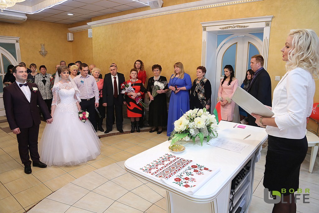 В Бобруйске стало больше желающих вступить в брак и меньше – его расторгнуть