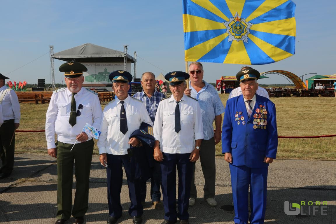Мирное небо: в Бобруйске отметили День авиации