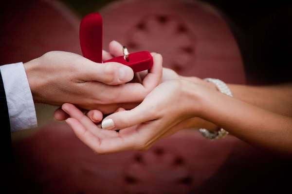 Провести помолвку накануне Дня святого Валентина бобруйский ЗАГС приглашает влюбленных