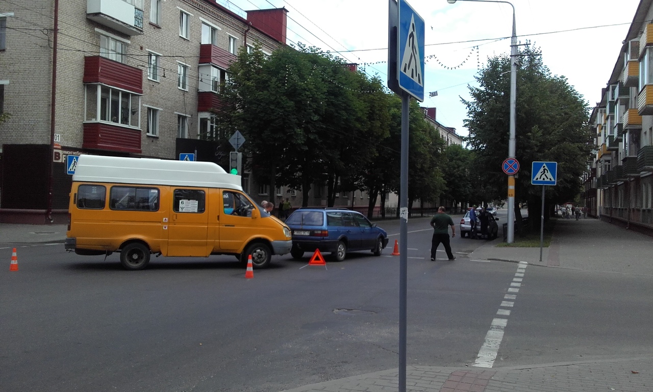 Небольшое ДТП приостановило движение общественного транспорта Бобруйска