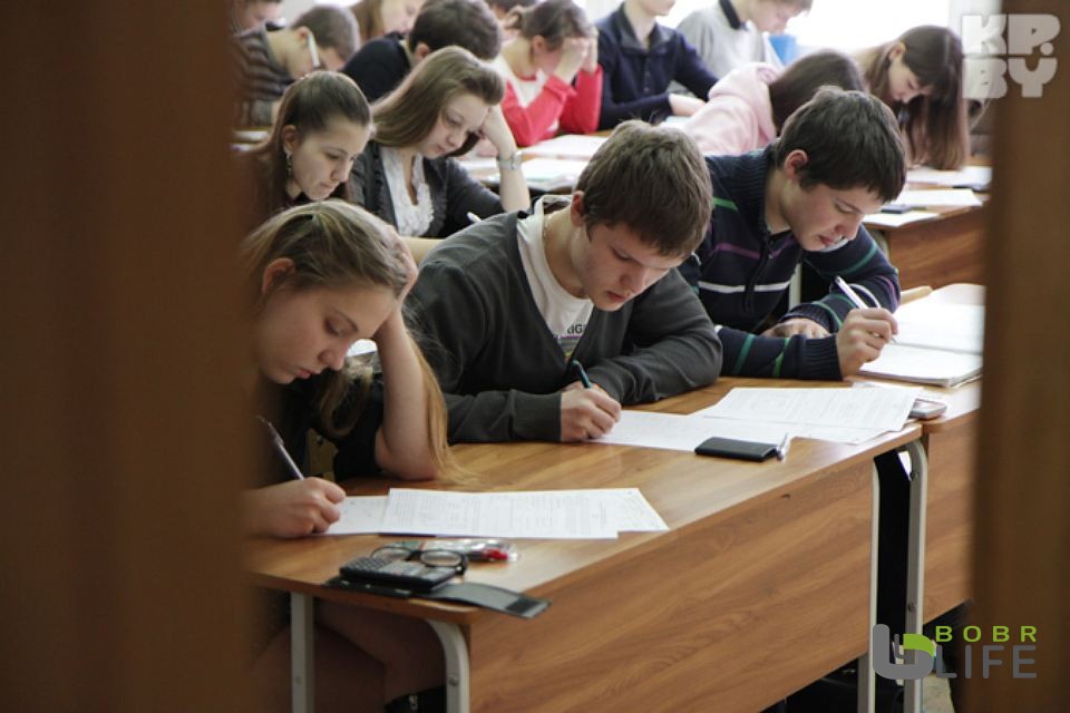 Количество желающих сдавать ЦТ по белорусскому языку, физике и географии в Бобруйске выросло