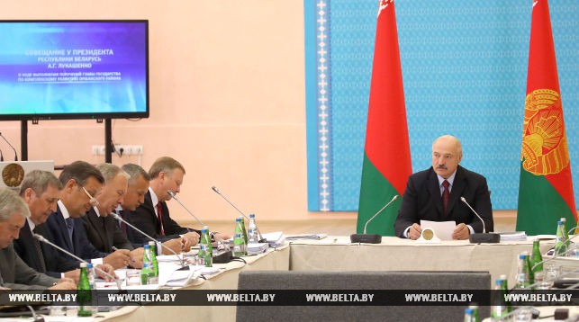 Лукашенко: недопустимо, чтобы работа на местах скатывалась к формализму и волоките
