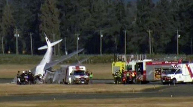 В Канаде во время авиашоу упал самолет. Пять человек получили ранения