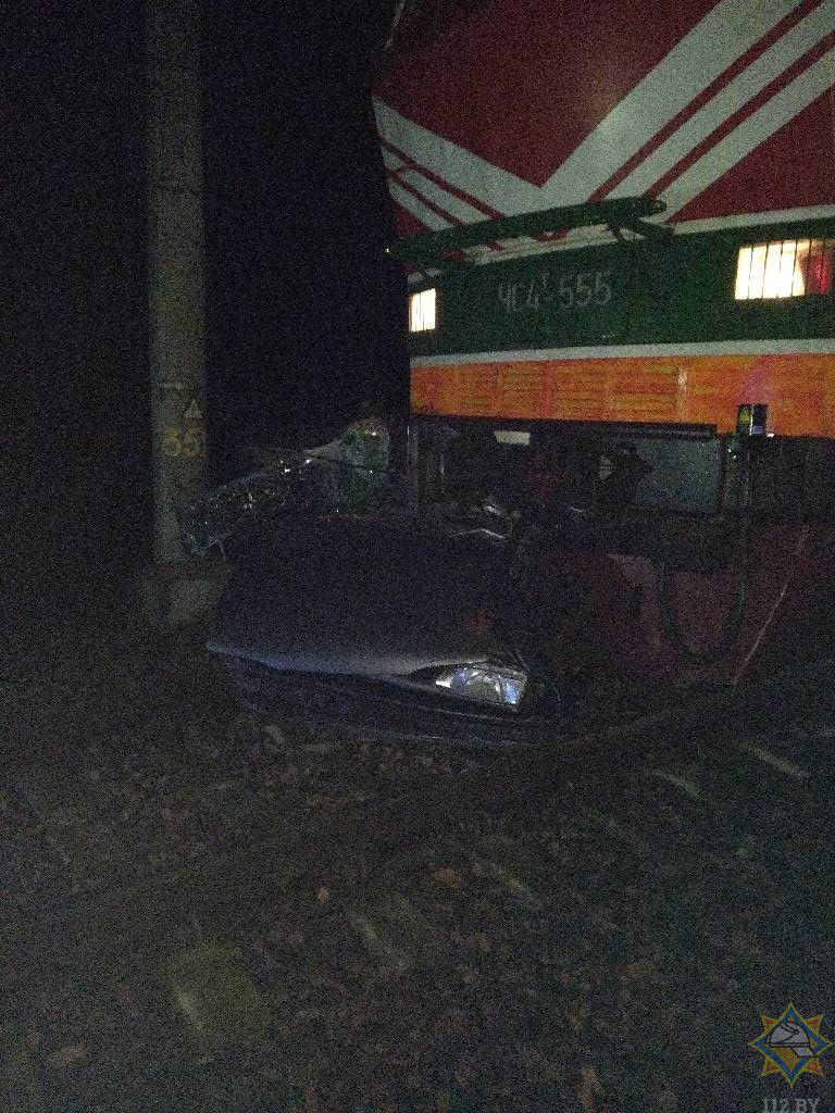 Автомобиль в Бобруйском районе столкнулся с локомотивом