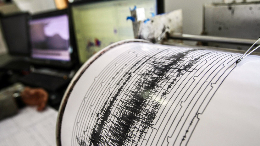 В Японии в результате землетрясения 2 человека погибли, более 100 пострадали