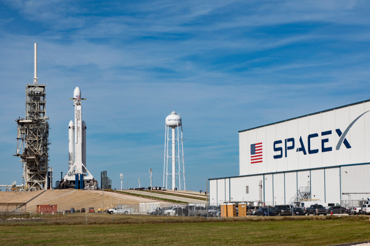 SpaceX нашла первого туриста для полета вокруг Луны
