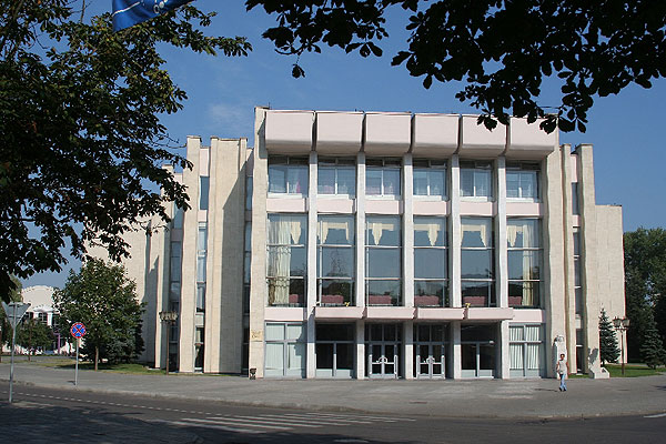 Бобруйский театр откроет сезон 5 октября премьерным спектаклем «Тетки»