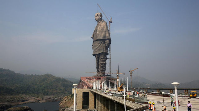 Самую высокую статую в мире построили в Индии. Высота монумента – 182 метра