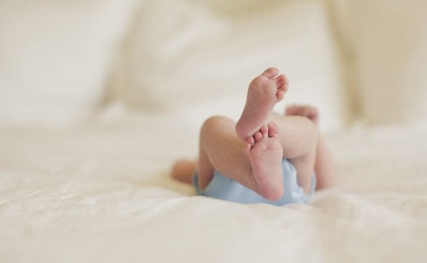 Бобруйским медикам  удалось  спасти новрожденного мальчика, найденного в кустах (обновлено)