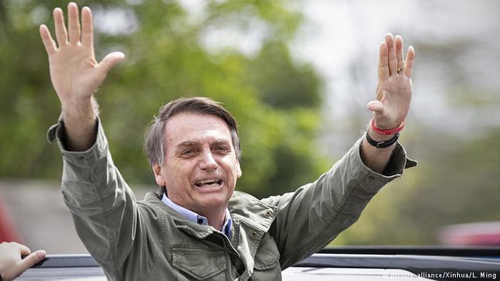 В Бразилии избрали нового президента. Он обещает вернуть смертную казнь и наладить отношения с США