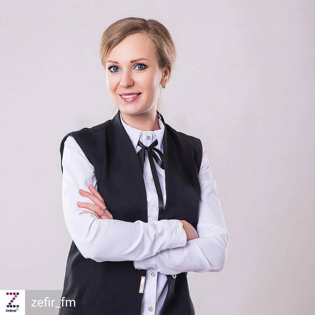 Анастасия Зарицкая задает домашнее задание на Zeфир FM