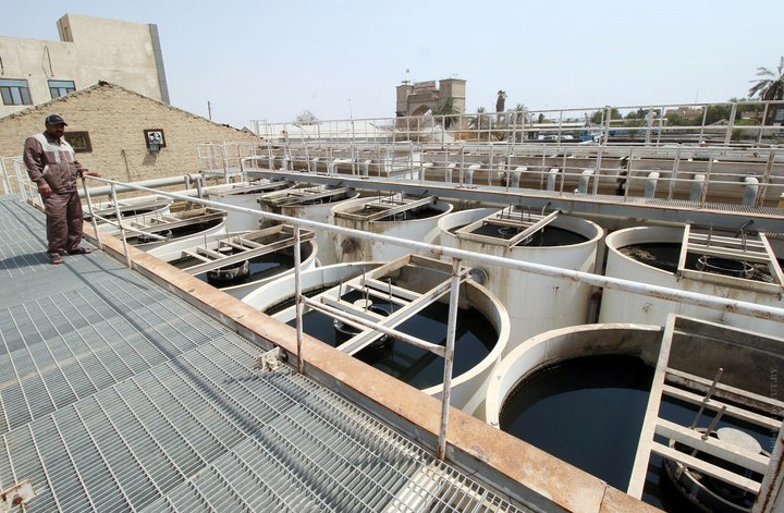 111 тысяч человек отравились питьевой водой в Ираке. В числе пострадавших — посол Евросоюза