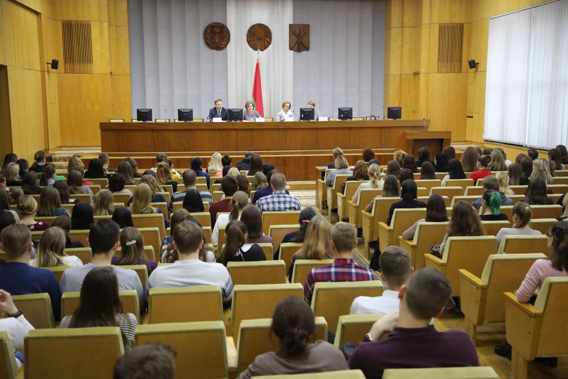Молодые специалисты медучреждений Бобруйска обсудили рабочие вопросы с представителями власти