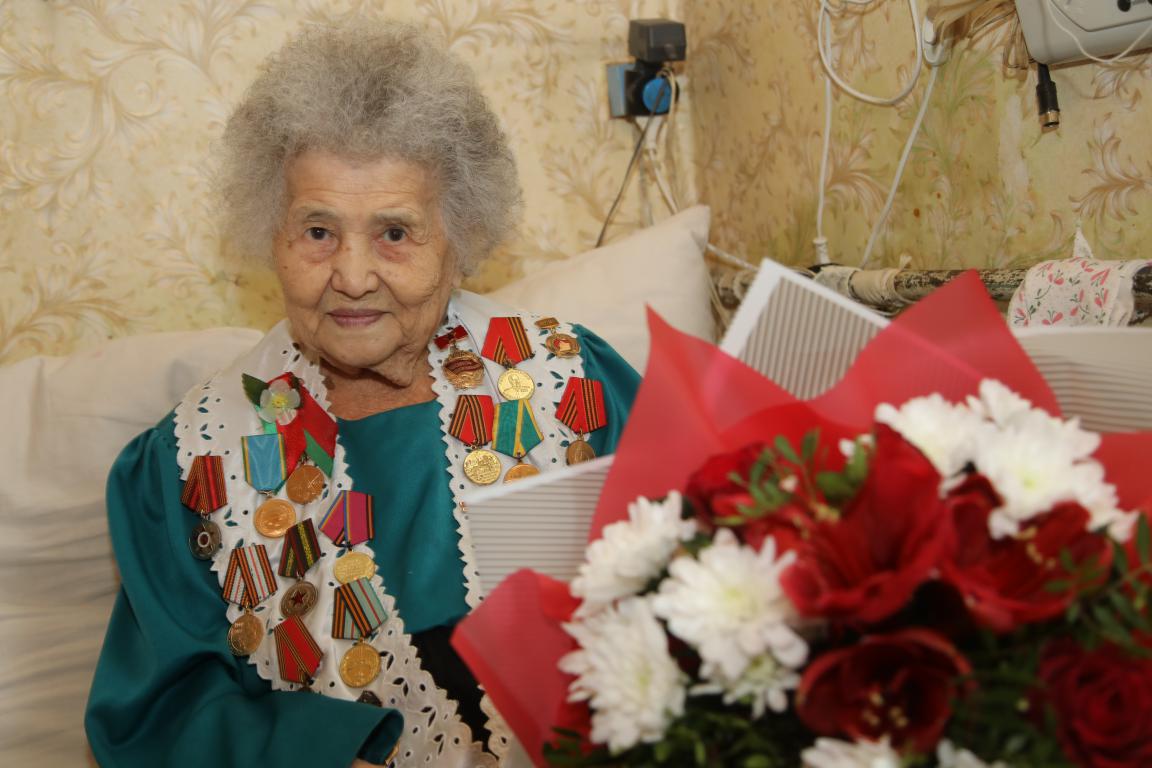 Неувядающая Роза. Ветеран Великой Отечественной из Бобруйска отметила 95-летний юбилей