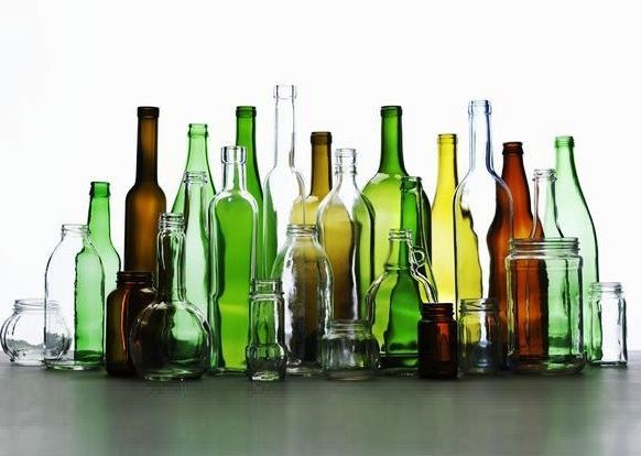 Молоко, пиво, вода. В Беларуси пластиковые бутылки хотят заменить на стеклянные
