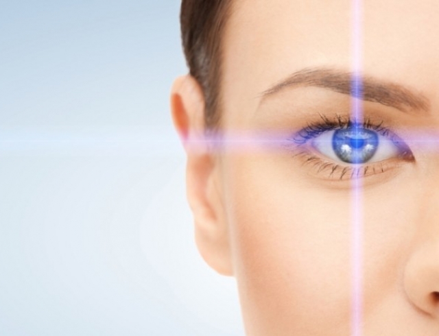 Офтальмологи провели первую операцию по сохранению зрения при помощи генов
