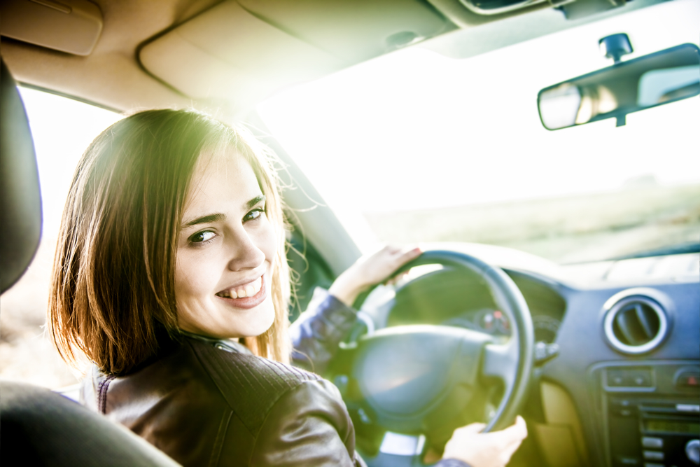 Названы имена наиболее аккуратных женщин-водителей, у которых стоит покупать авто