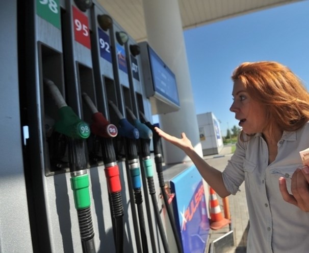 Цена на бензин выросла в четвертый раз за год