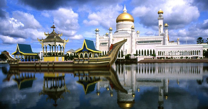 В Брунее вводят смертную казнь за супружескую измену