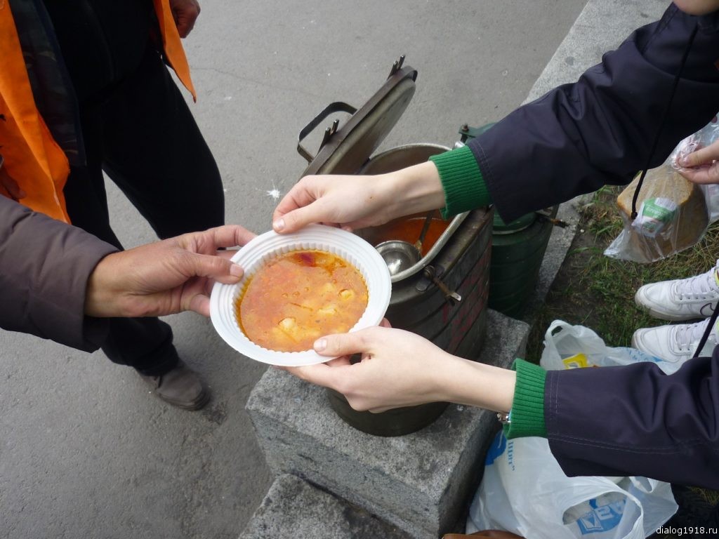 Станция выдачи горячего питания нуждающимся организована в Бобруйске