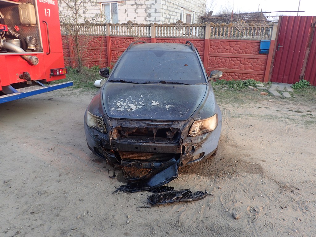 В Бобруйске горел гараж: поврежден легковой автомобиль