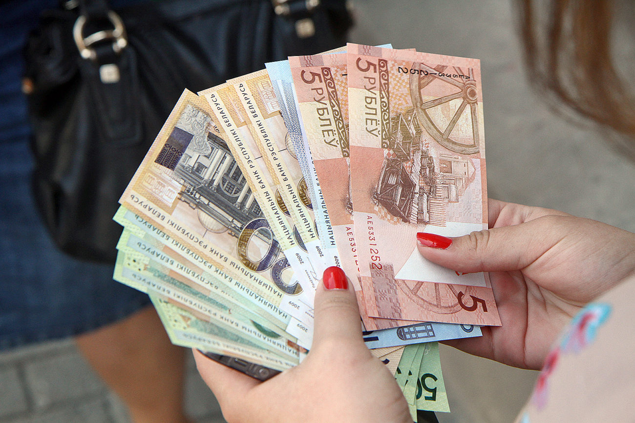 В Беларуси планируют страховать работников от невыплаты зарплат