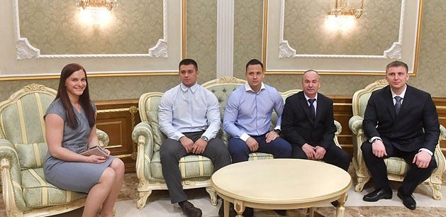Лукашенко вручил госнаграды тяжелоатлетам, среди которых и бобруйчанка Дарья Наумова