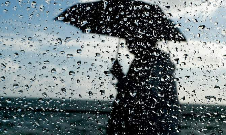 Синоптики предупреждают о сильных дождях по юго-востоку и грозах