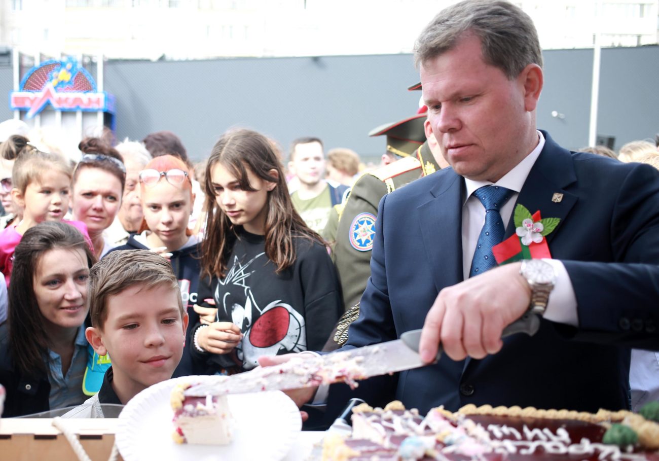 “Смачна есцi”! Фестиваль еды снова собрал на улице Горького аншлаг (текст + много фото!)